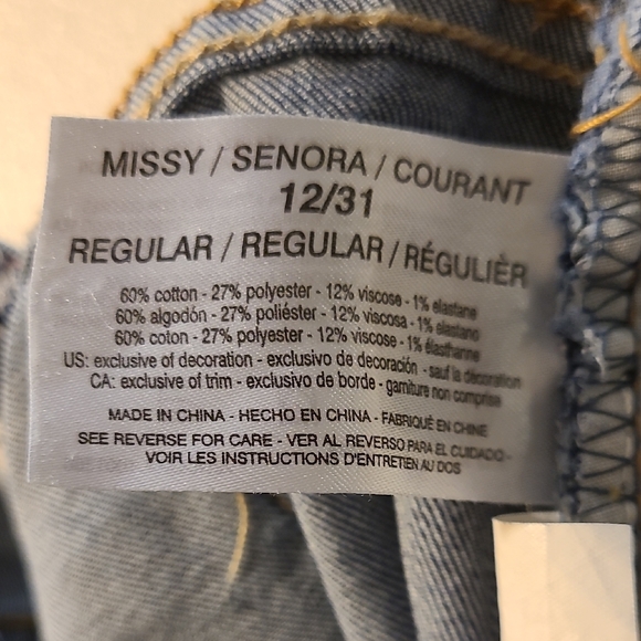 Vintage America Blue Jeans with Floral Embroidery - Picture 14 of 15